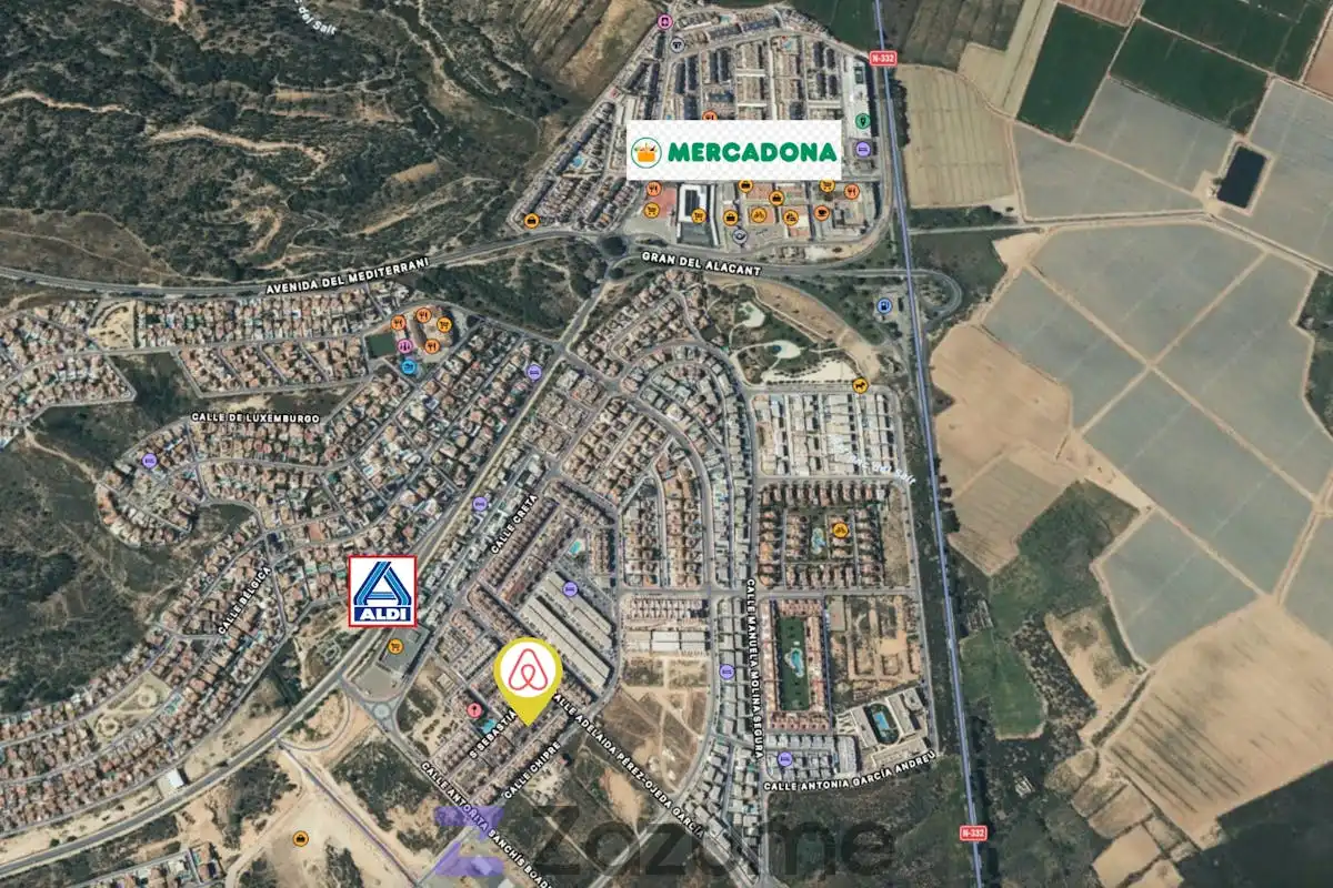 Vista exterior de Casa adosada de lloguer en Santa Pola amb Aire condicionat, Calefacció i Jardí privat