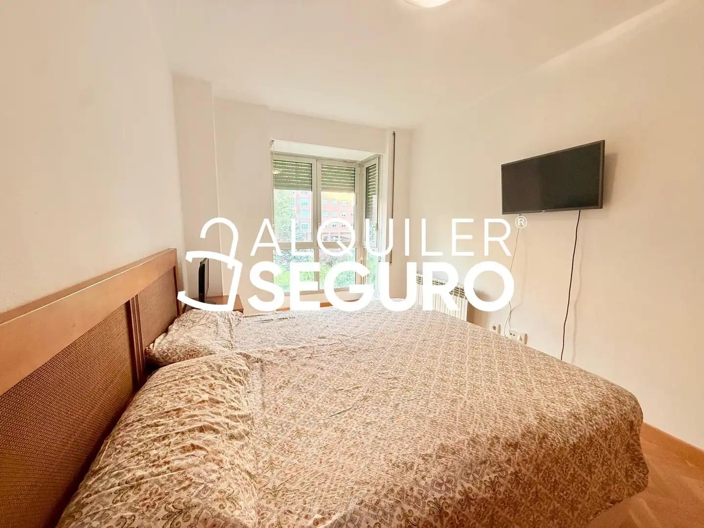 Bedroom of Flat for rent in Madrid  with Air Conditioner and Heating