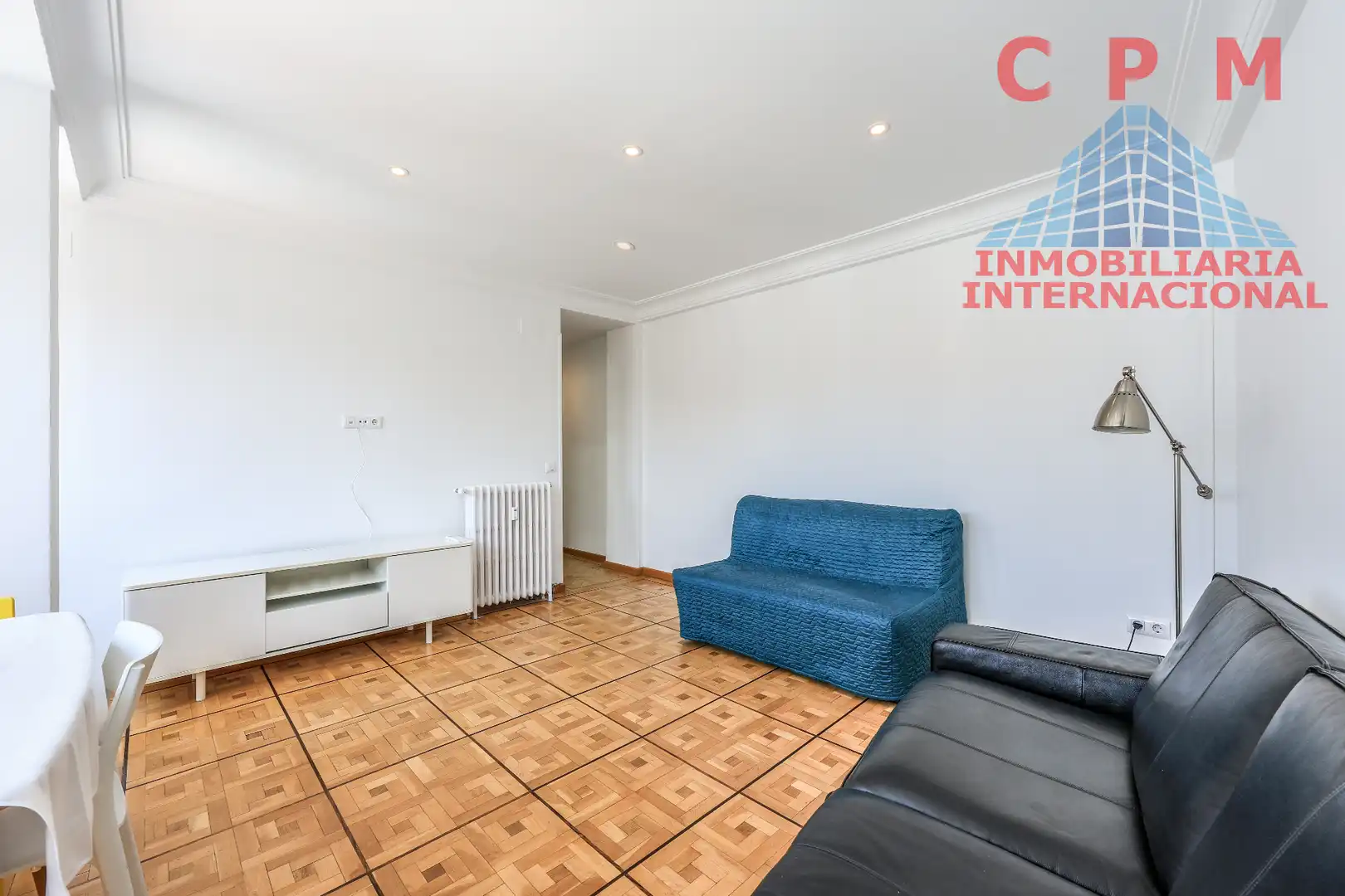 Living room of Flat for rent in Madrid  with Air Conditioner, Heating and Parquet flooring