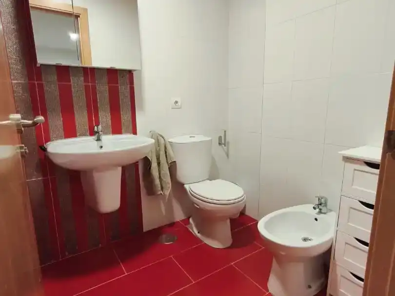 Bany de Pis de lloguer en Aljaraque amb Aire condicionat, Parquet i Moblat