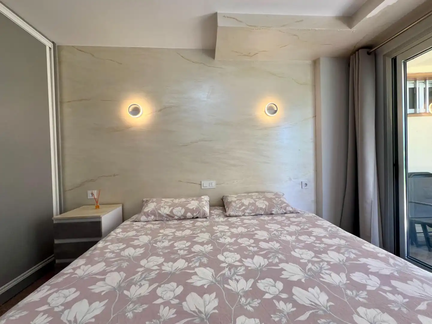 Dormitori de Apartament en venda en San Bartolomé de Tirajana amb Aire condicionat, Jardí privat i Moblat