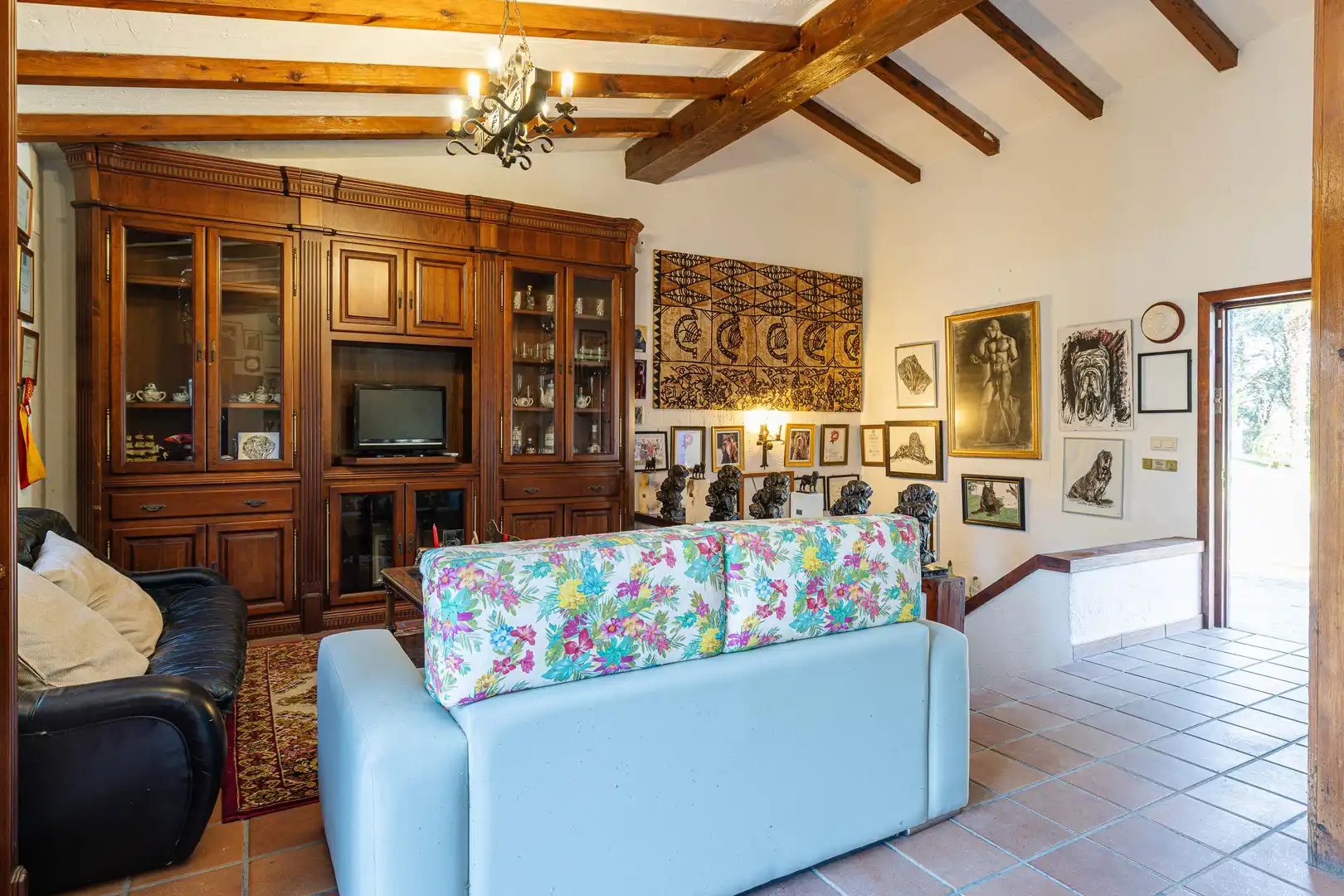 Living room of Houses for sale in Villanueva de la Cañada  with Air Conditioner, Heating and Private garden