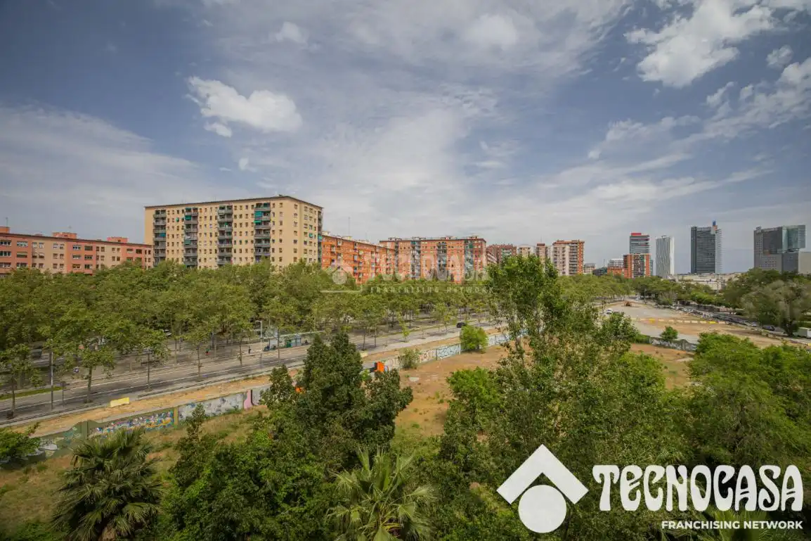 Vista exterior de Piso en venta en Barcelona
