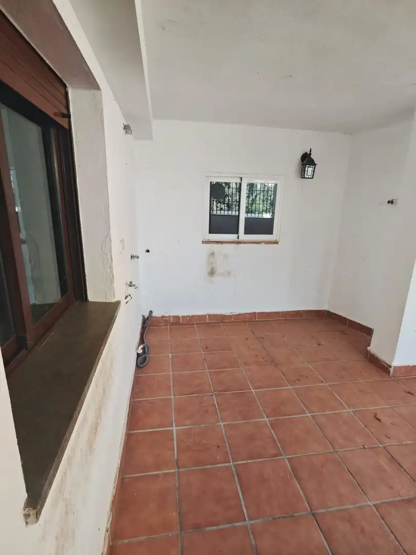 Wohnung zum Verkauf in La Zubia mit Abstellraum und Balkon