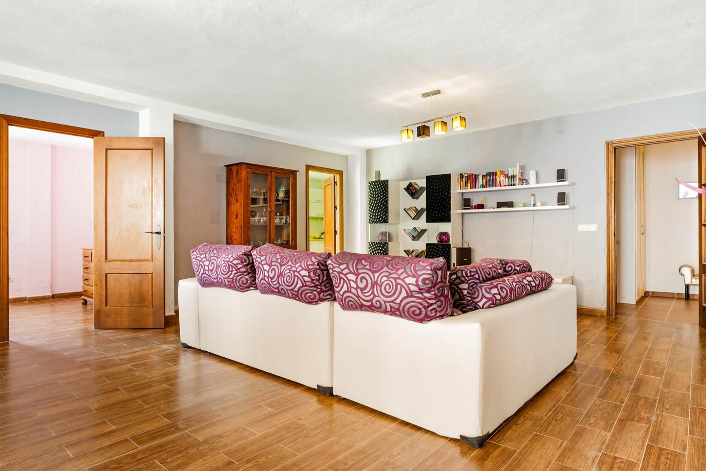Sala d'estar de Casa o xalet en venda en Estepona amb Aire condicionat, Calefacció i Jardí privat