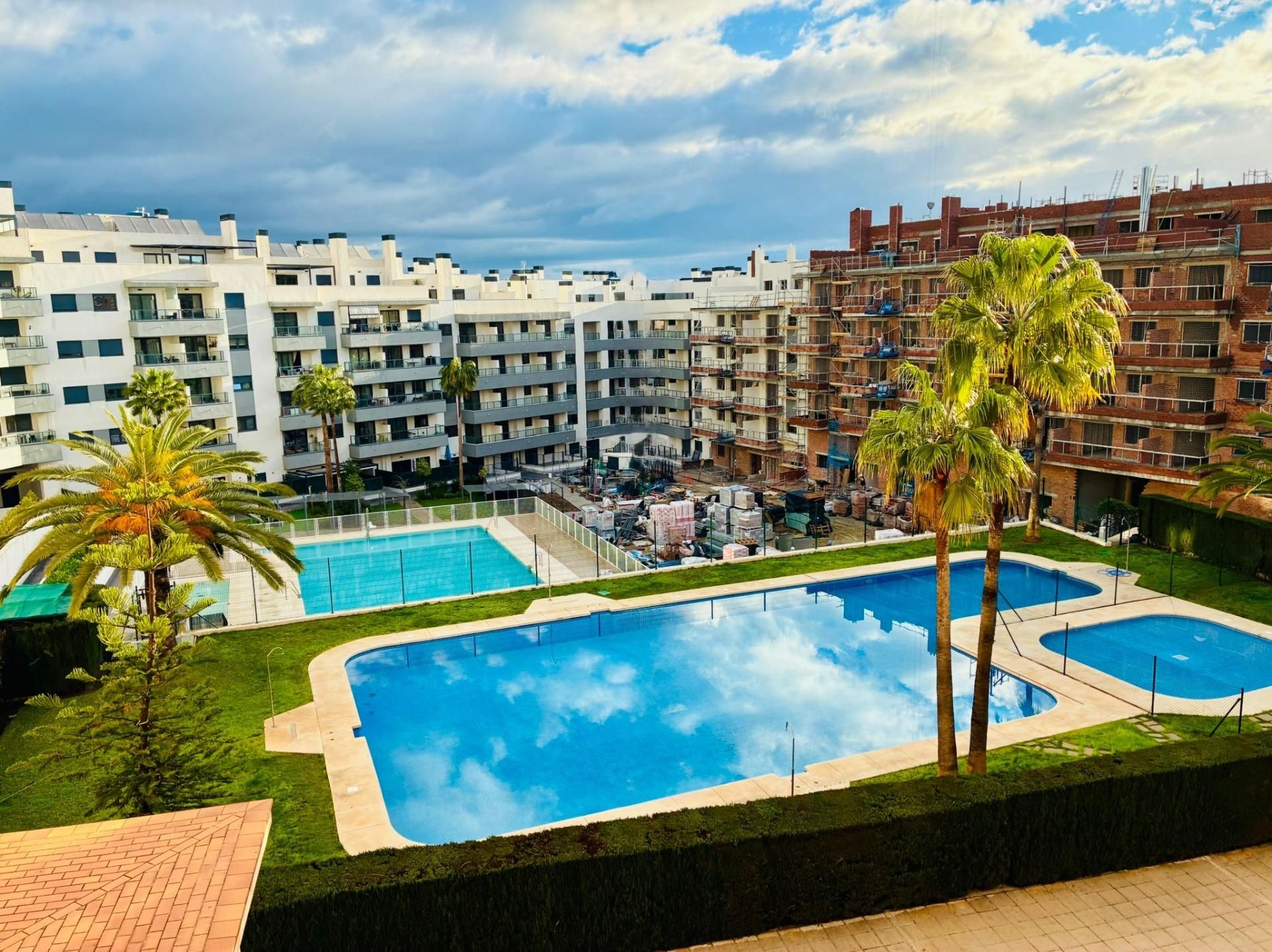 Piscina de Apartament en venda en Mijas amb Terrassa, Traster i Piscina comunitària