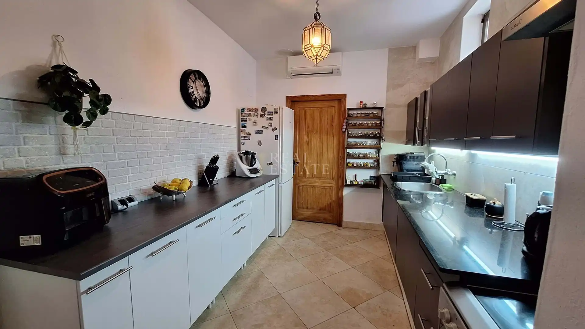 Kitchen of Detached homes for sale in Oliva  with Air Conditioner, Storage room and Jacuzzi