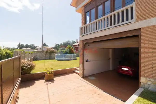 Vista exterior de Casa o xalet en venda en A Guarda   amb Calefacció, Jardí privat i Parquet