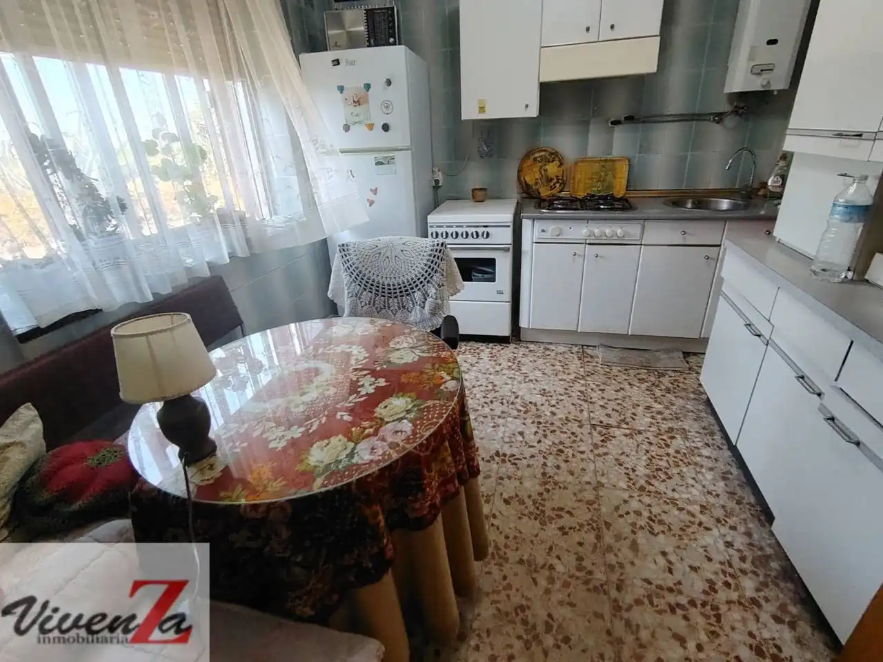 Cuina de Casa o xalet en venda en Zamora Capital  amb Calefacció, Jardí privat i Terrassa