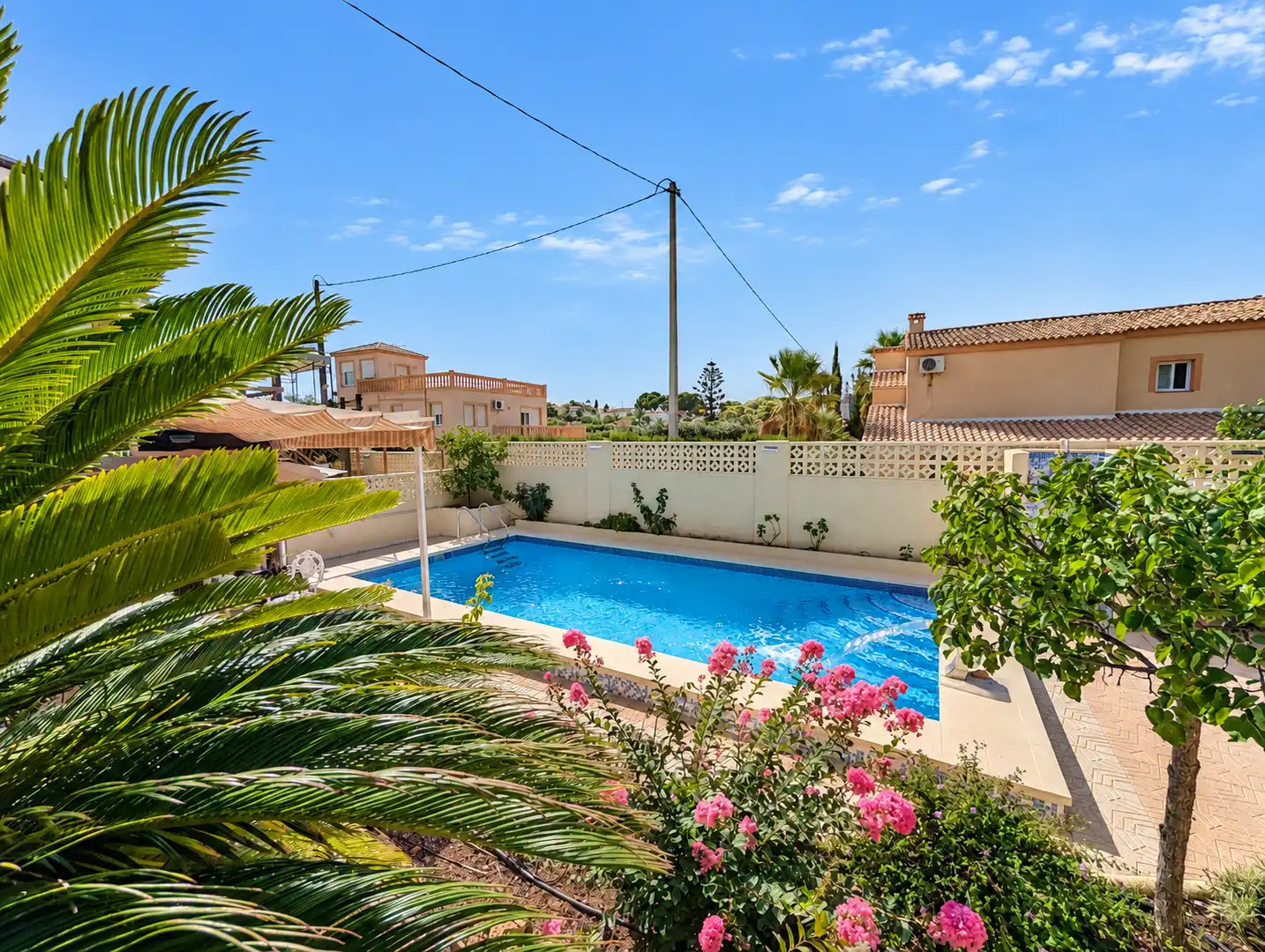 House with pool for sale in Carrió - La Merced - Los Pinos