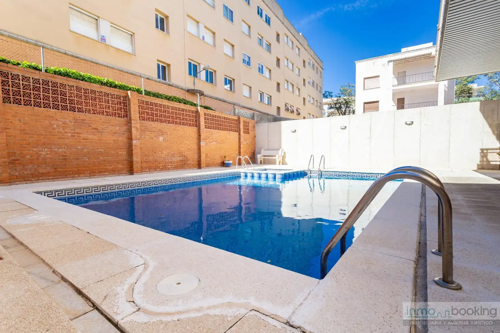 Piscina de Apartamento en venta en Salou con Aire acondicionado, Calefacción y Terraza