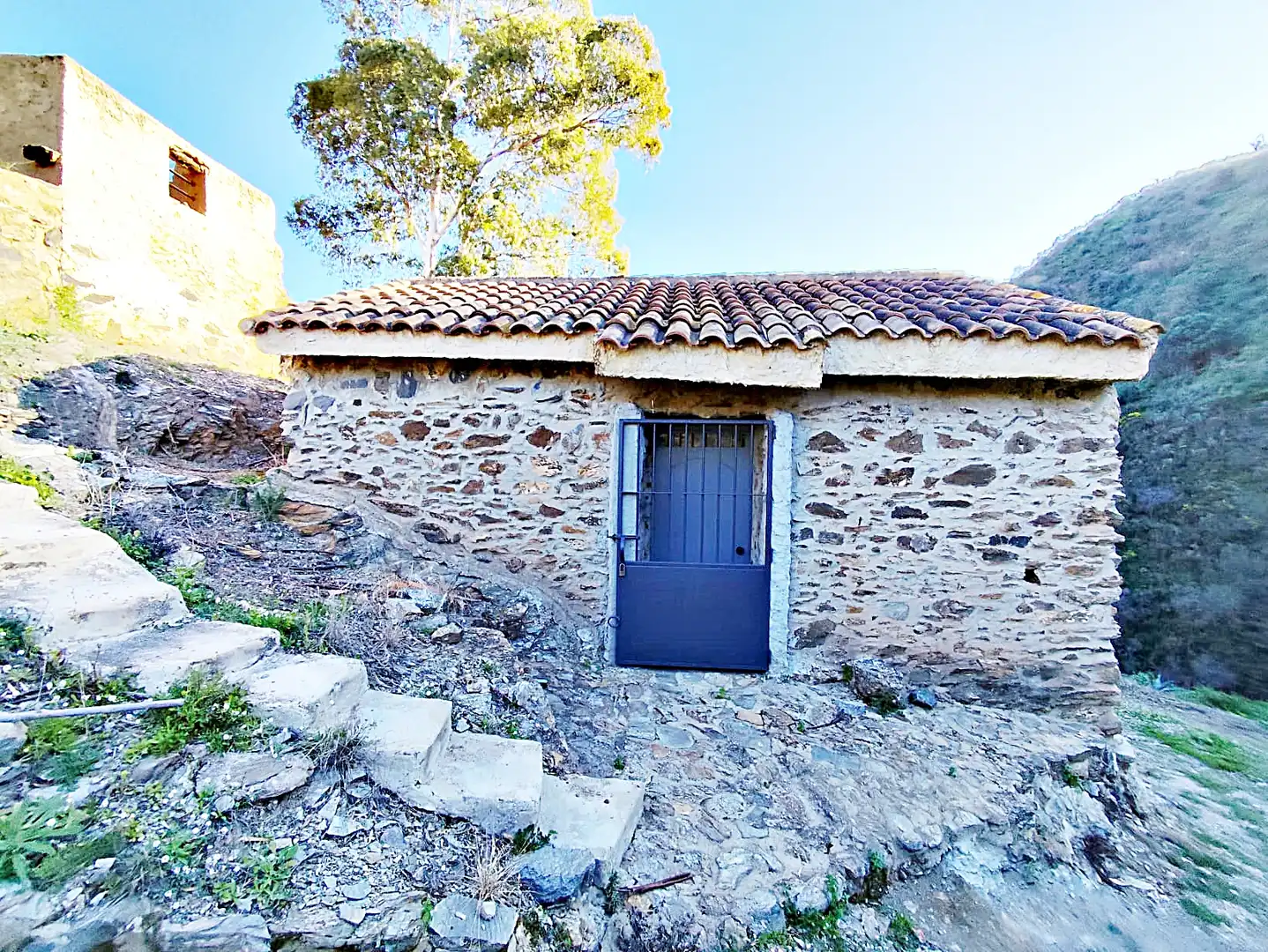Vista exterior de Finca rústica en venda en Pizarra amb Terrassa