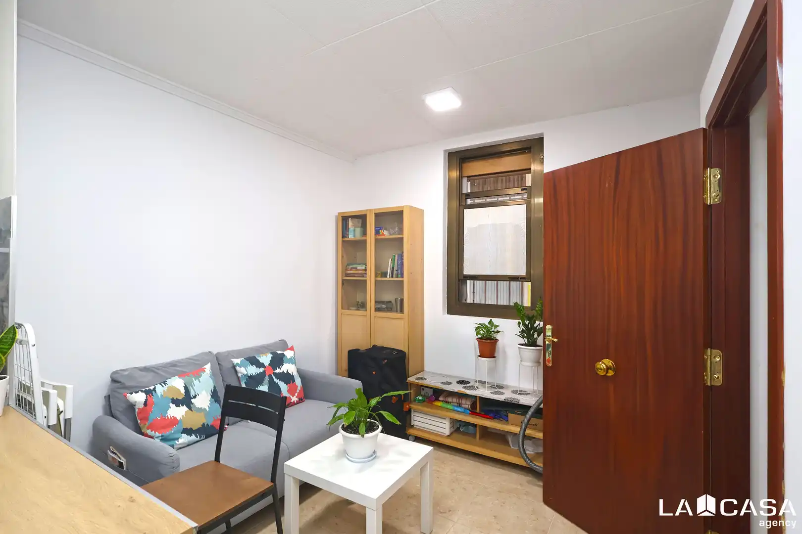 Sala d'estar de Planta baixa en venda en L'Hospitalet de Llobregat amb Calefacció, Terrassa i Traster