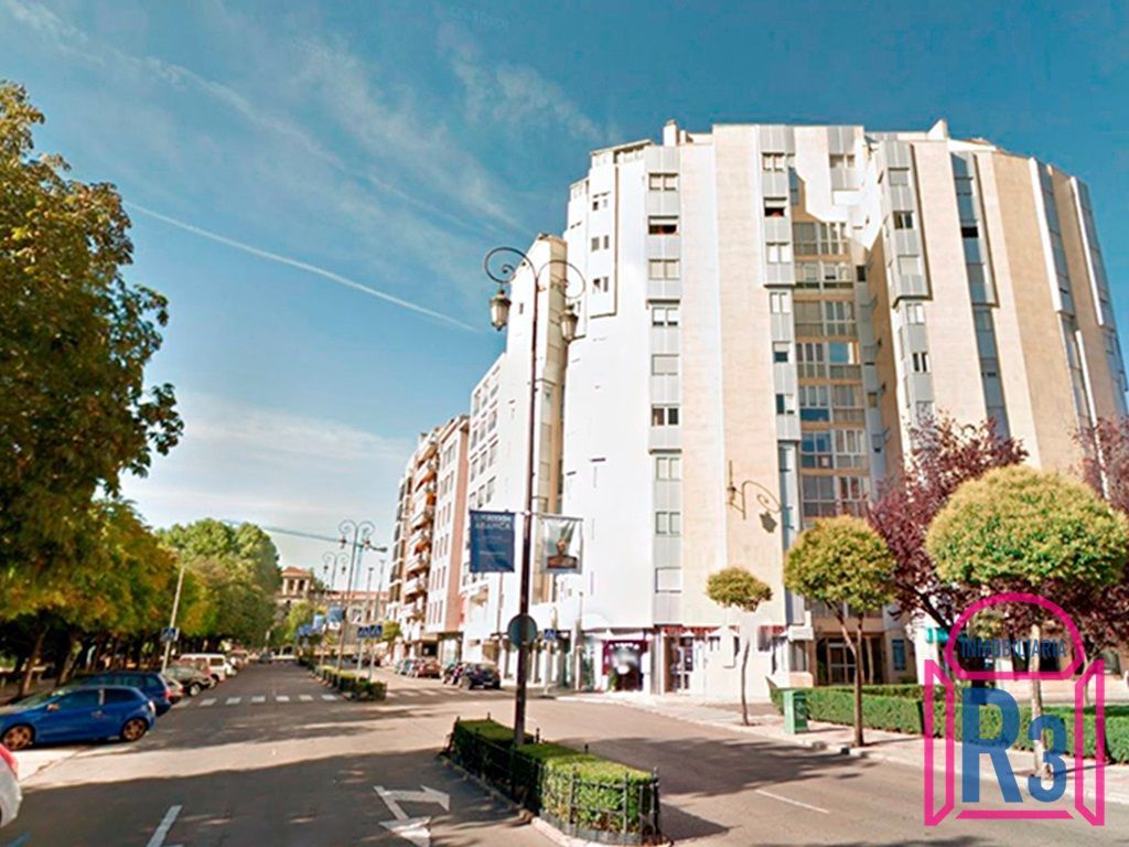 Exterior view of Flat for sale in León Capital   with Heating and Terrace