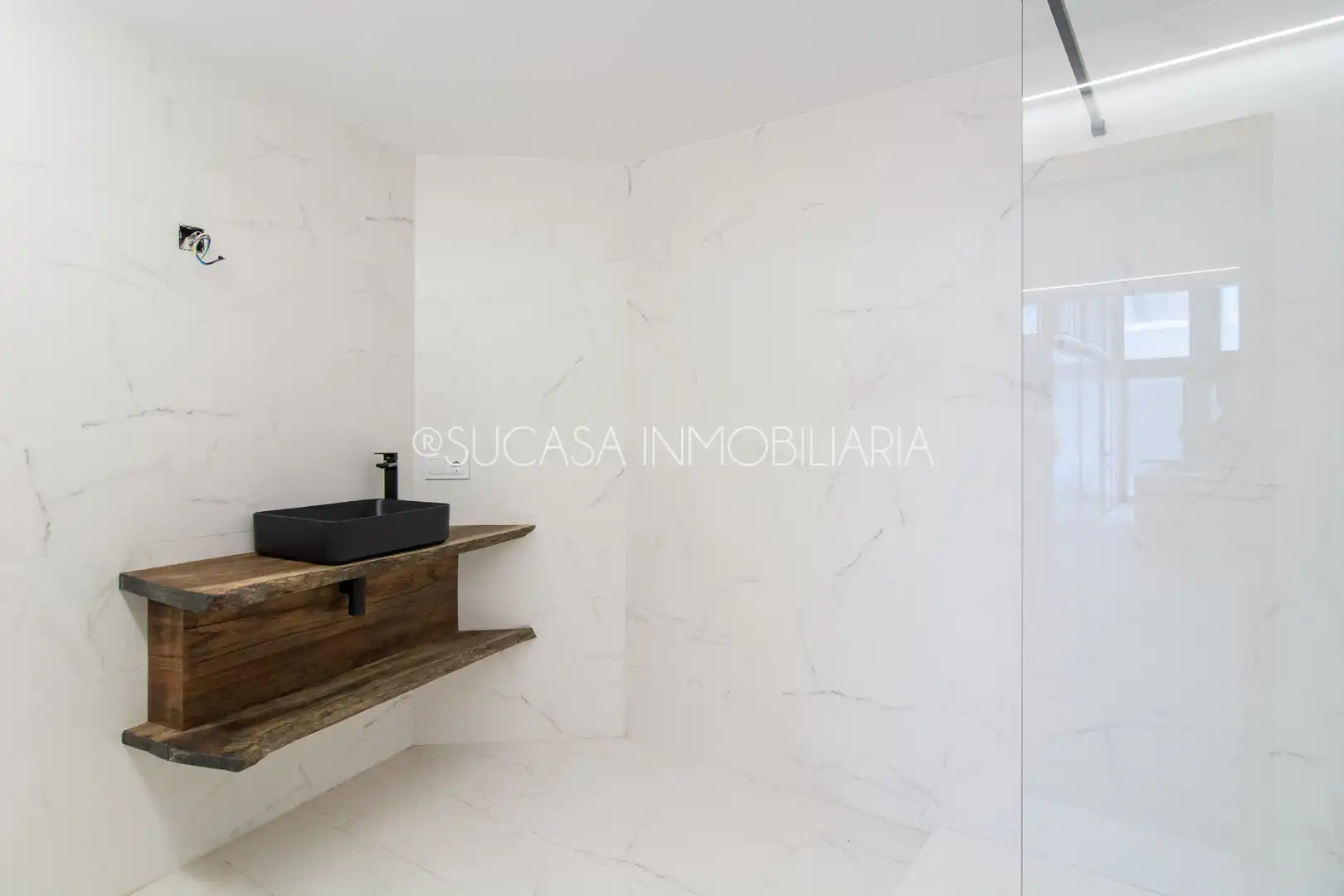 Bany de Loft de lloguer en A Coruña Capital  amb Calefacció, Parquet i Forn