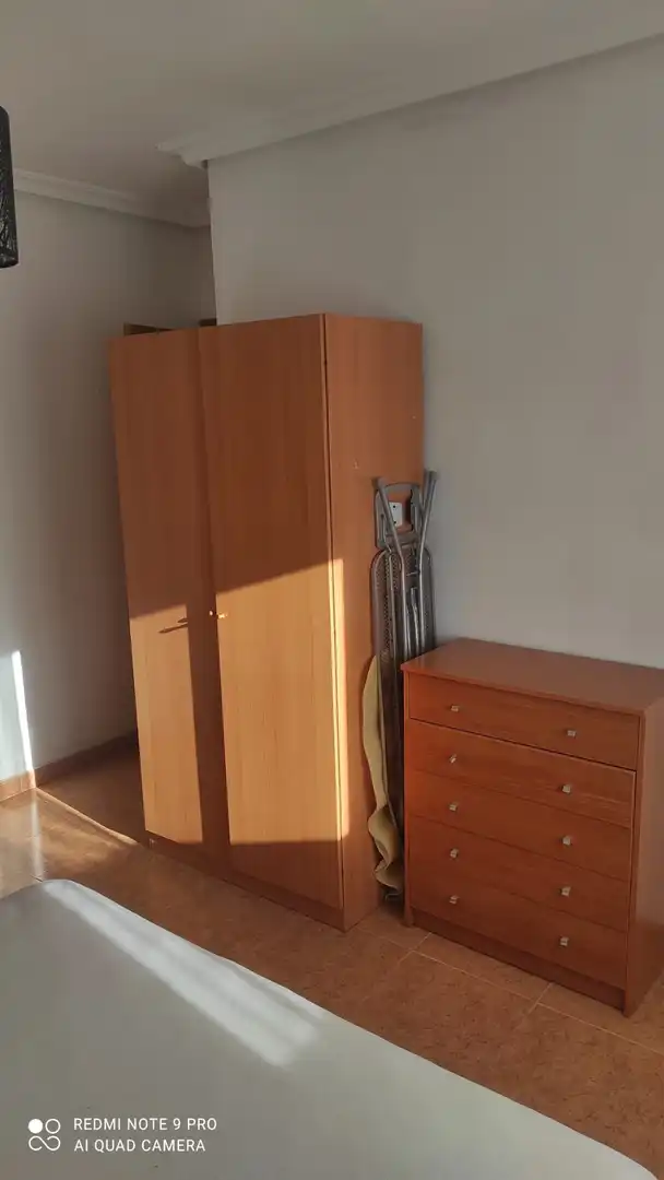 Dormitori de Apartament de lloguer en Cáceres amb Aire condicionat, Calefacció i Moblat