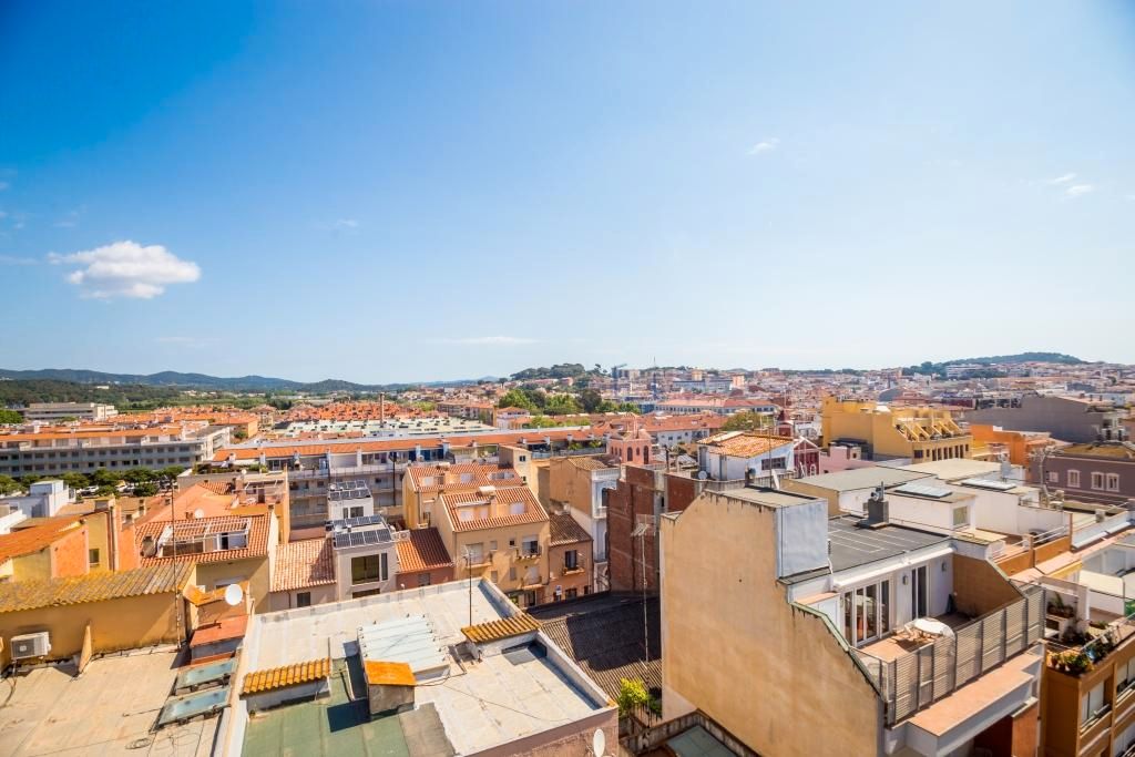Vista exterior de Àtic en venda en Palamós amb Aire condicionat i Terrassa