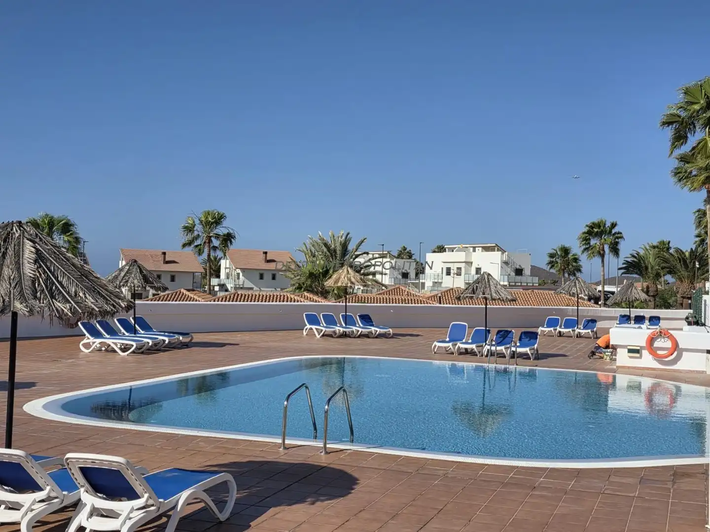 Piscina de Apartamento en venta en Golf del Sur - Amarilla Golf 