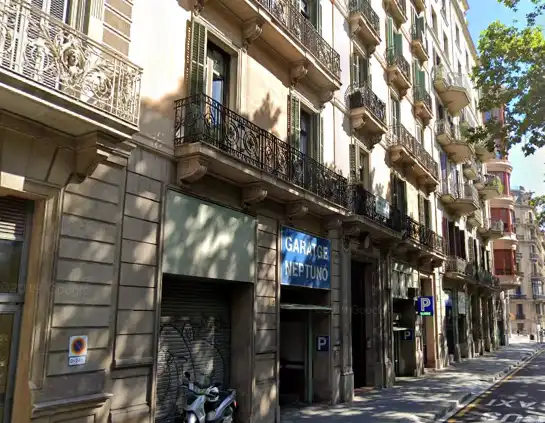 Vista exterior de Local de alquiler en Sant Adrià de Besòs