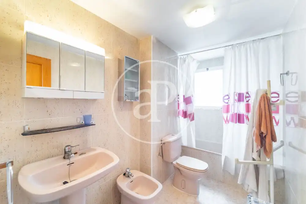 Bathroom of Flat for sale in Benidorm  with Air Conditioner, Heating and Terrace