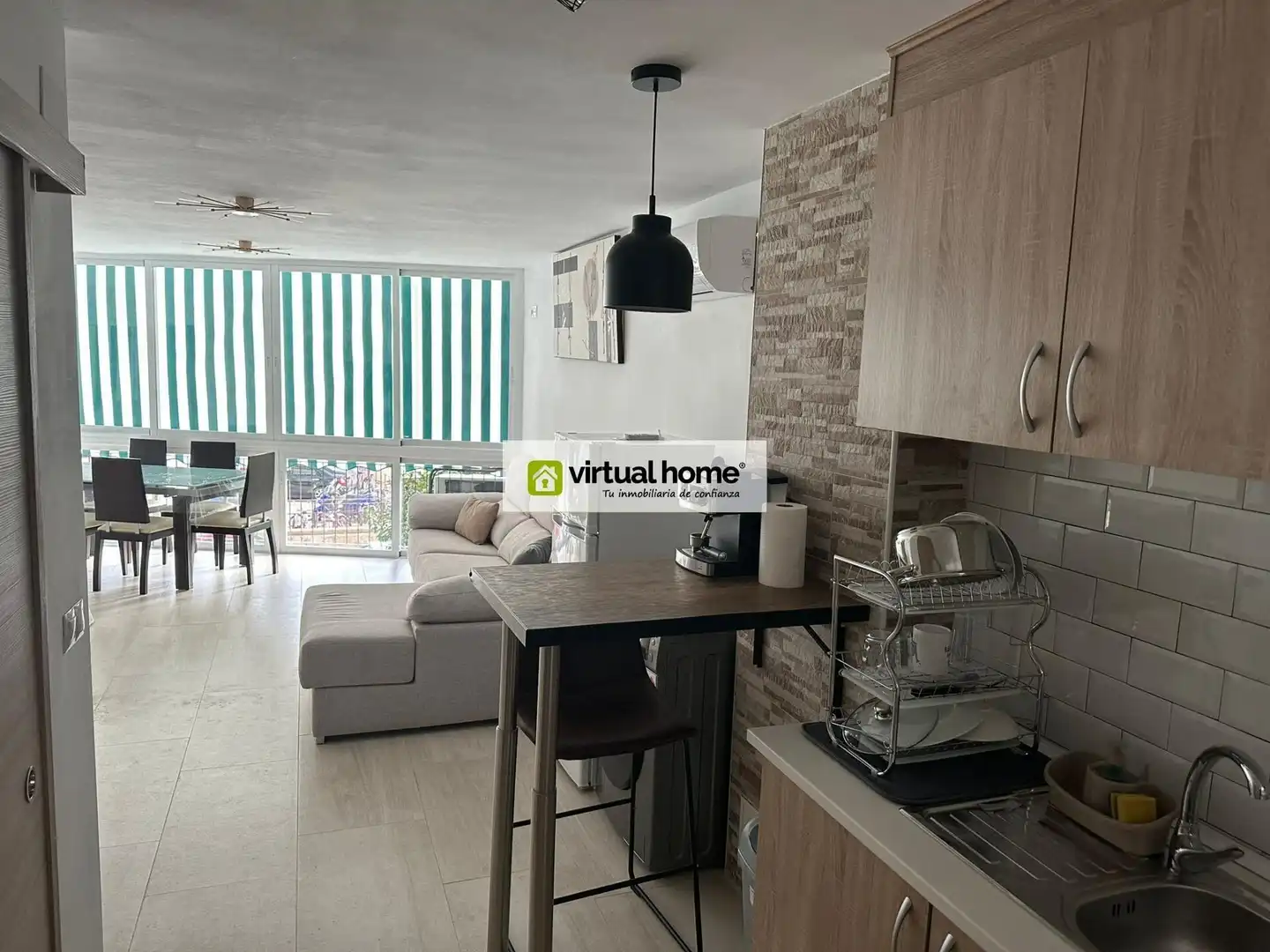 Sala d'estar de Apartament en venda en Benidorm amb Aire condicionat i Piscina comunitària