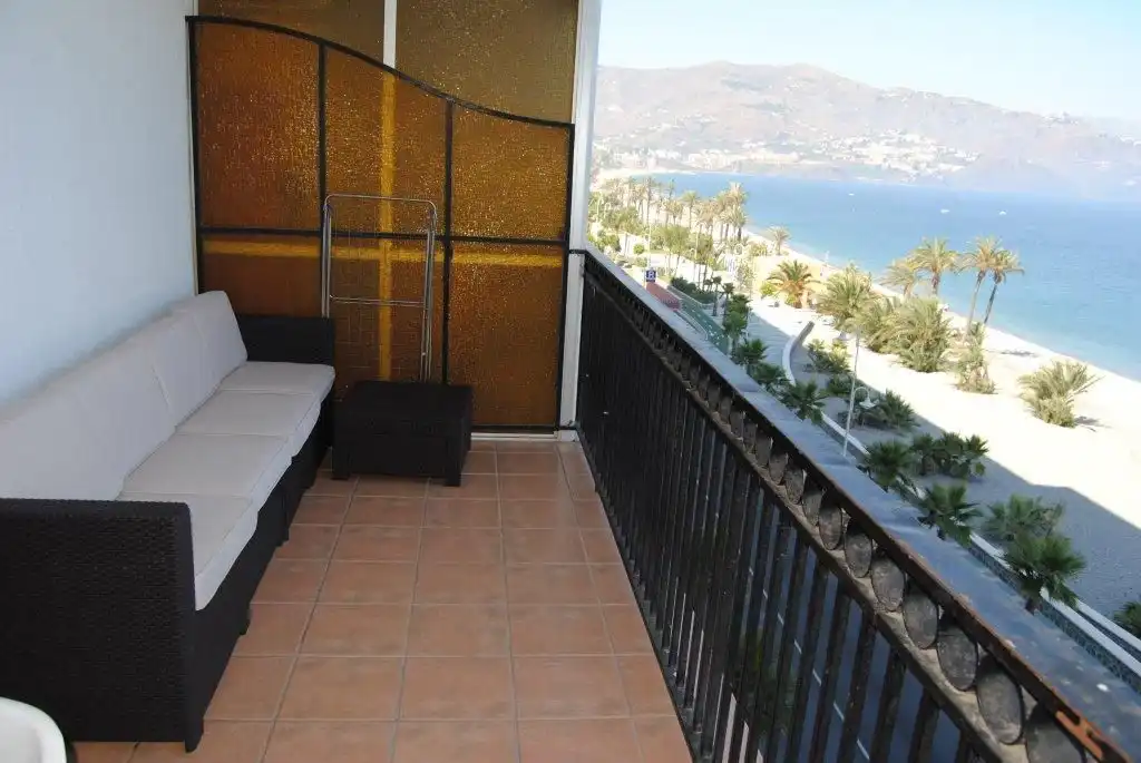 Terrasse von Wohnungen zur Miete in Almuñécar mit Terrasse, Waschmaschine und Mikrowelle