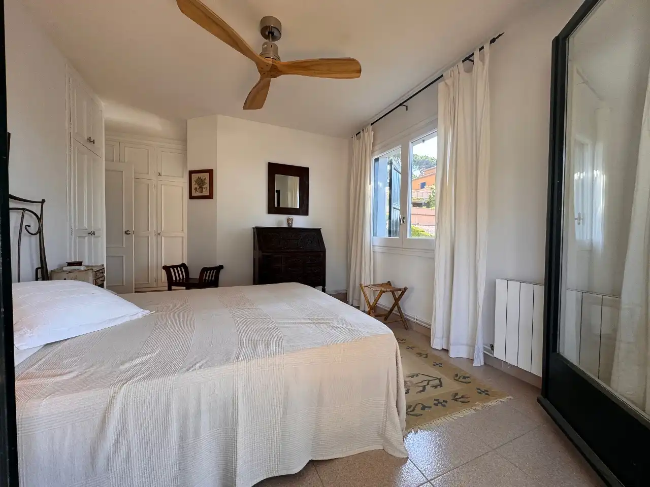 Schlafzimmer von Haus oder Chalet zum Verkauf in Palafrugell mit Klimaanlage, Privatgarten und Terrasse