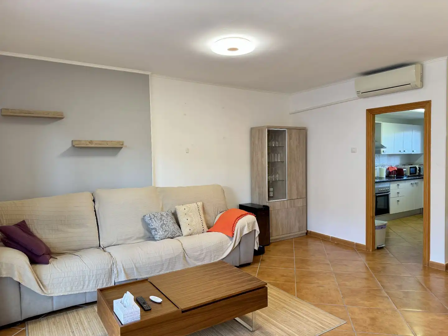 Sala d'estar de Casa adosada de lloguer en Campos amb Aire condicionat, Calefacció i Jardí privat