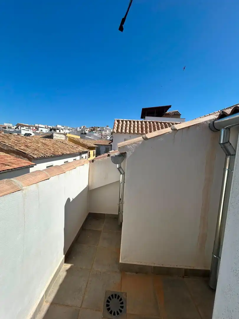Vista exterior de Dúplex en venta en Antequera con Calefacción, Terraza y Balcón