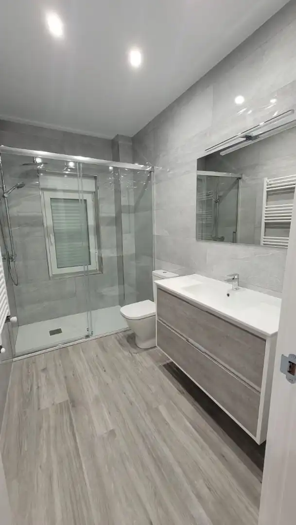 Badezimmer von Wohnung zur Miete in Salamanca mit Heizung, Möbliert und Balkon