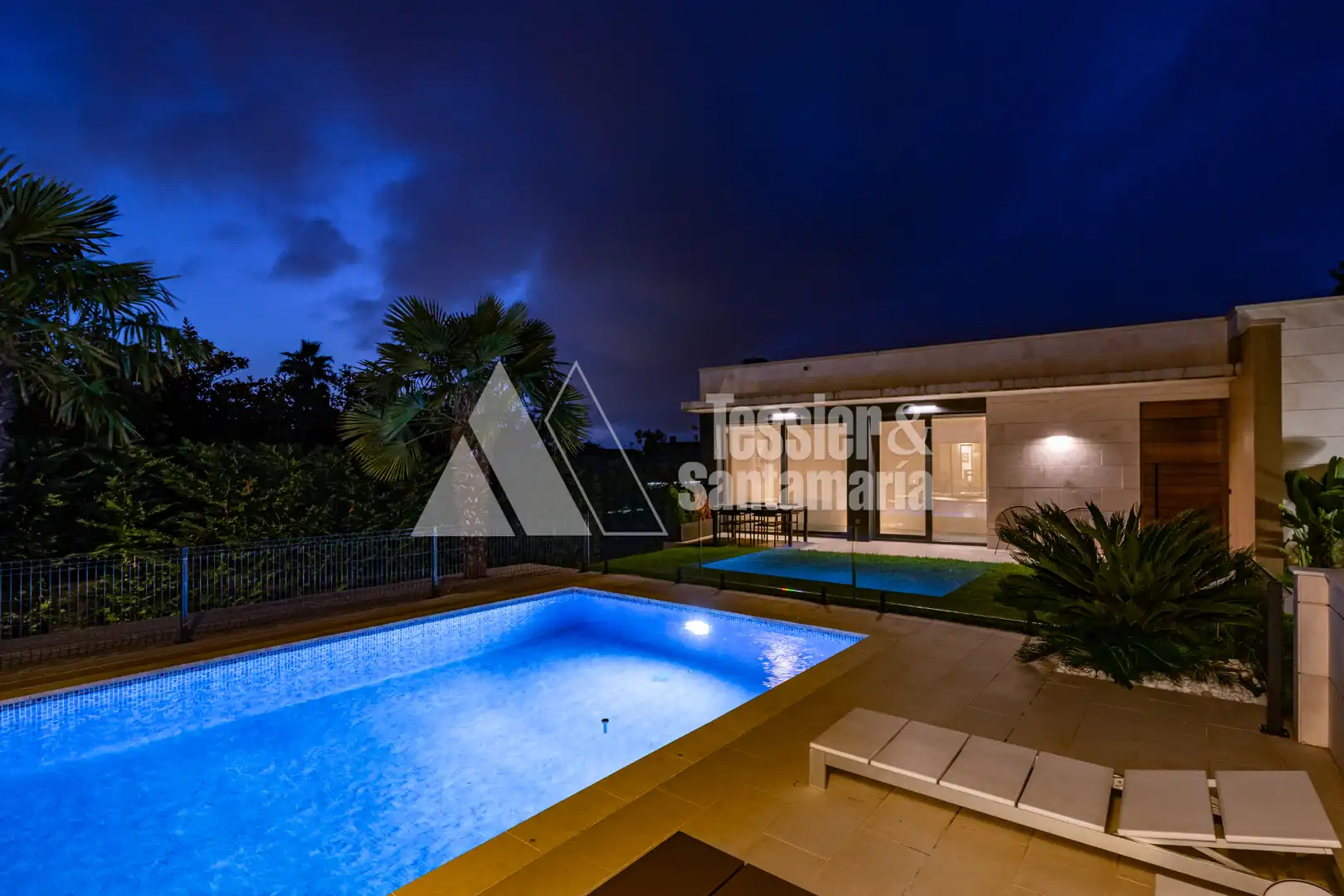 Vista exterior de Casa o chalet en venta en Gijón  con Calefacción, Jardín privado y Terraza