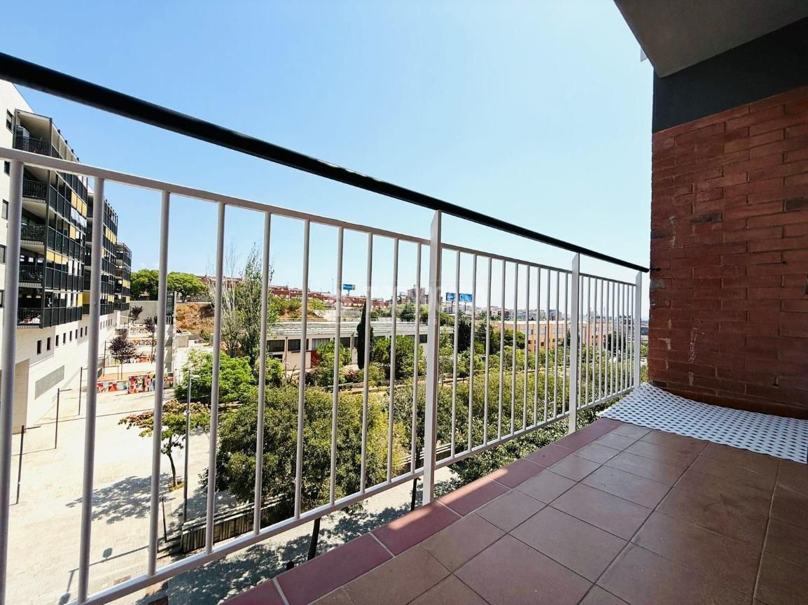 Exterior view of Flat for sale in Badalona  with Terrace and Balcony