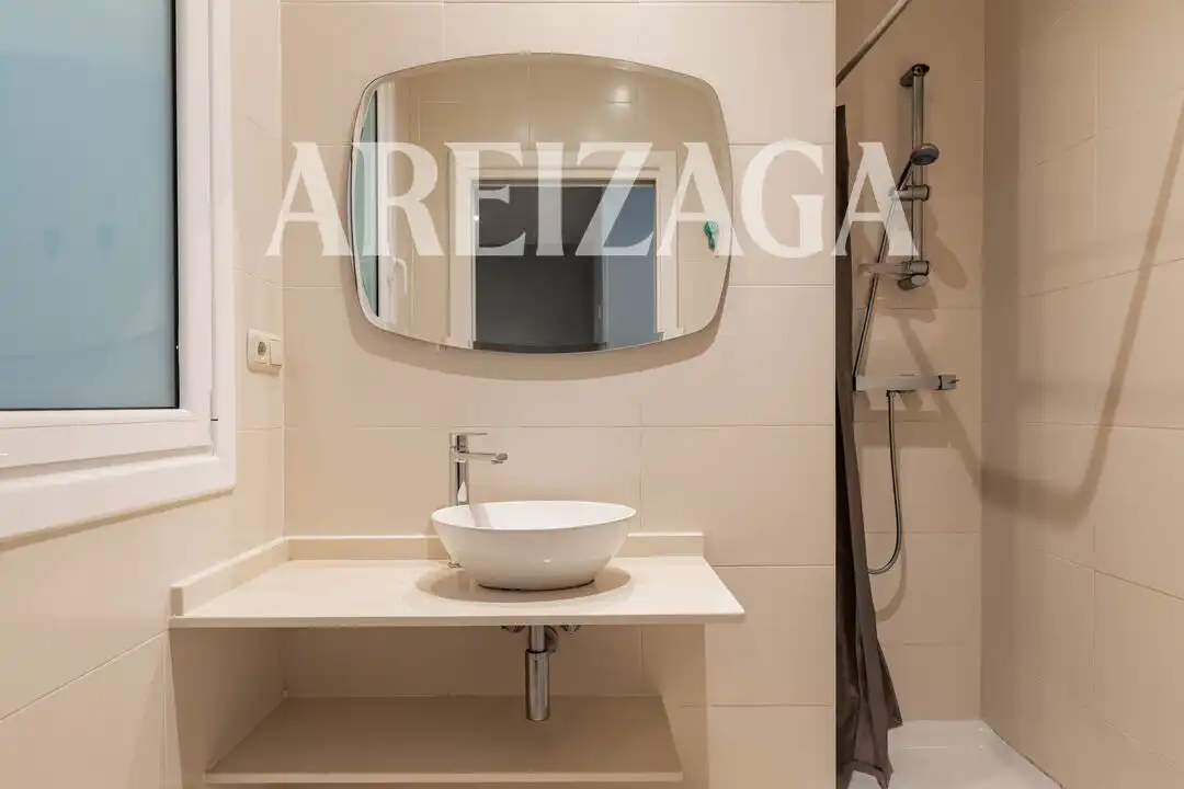 Baño de Piso en venta en Donostia - San Sebastián  con Calefacción