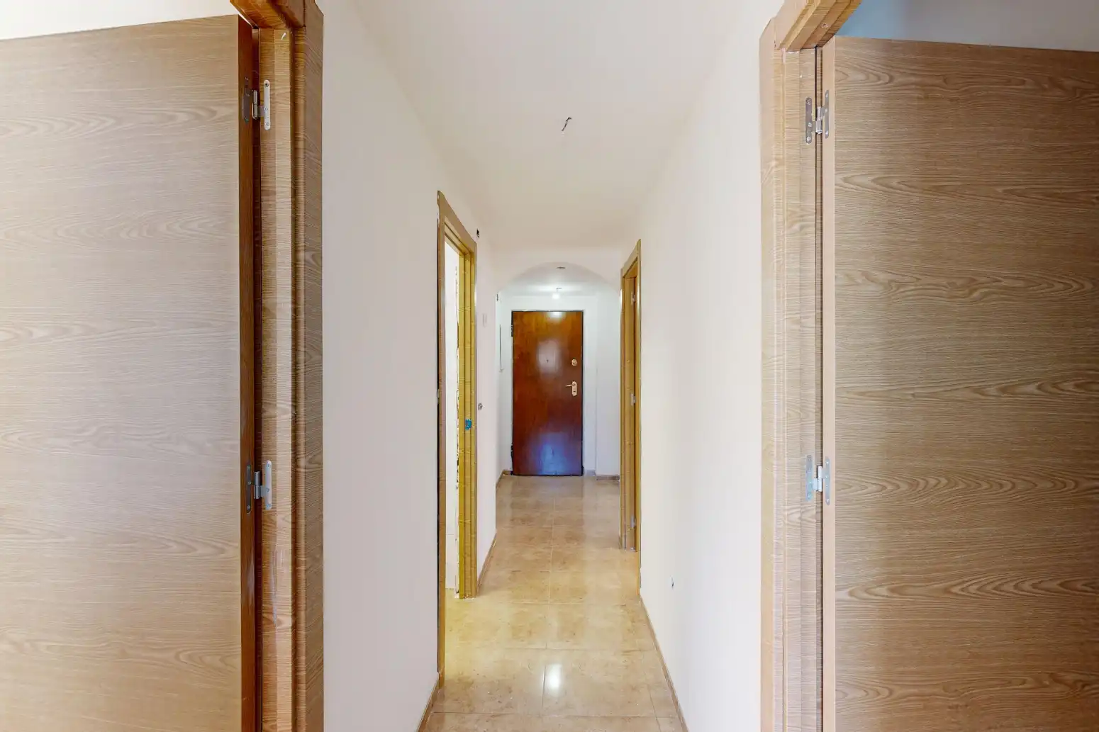 Wohnung zum Verkauf in Cartagena mit Privatgarten, Terrasse und Abstellraum
