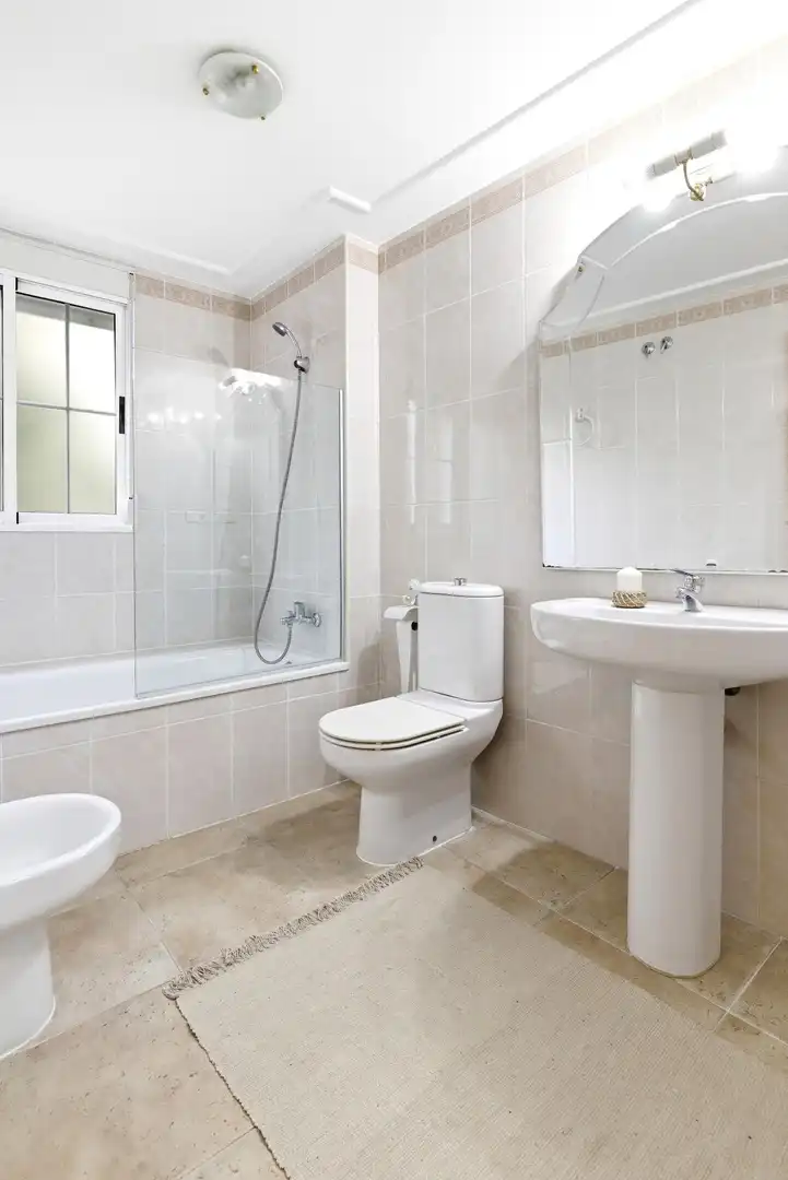 Baño de Casa adosada en venta en Xàtiva con Aire acondicionado, Terraza y Trastero