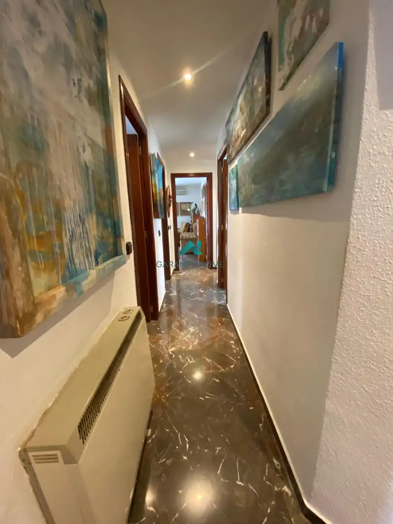 Wohnung zum Verkauf in Jaén mit Klimaanlage, Heizung und Balkon