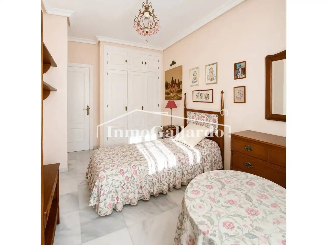 Habitación de Casa adosada en venta en Málaga con Aire acondicionado, Terraza y Piscina comunitaria