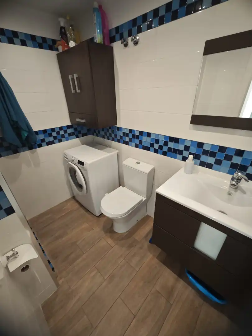 Badezimmer von Wohnungen zum Verkauf in Guardamar de la Safor mit Klimaanlage, Heizung und Terrasse