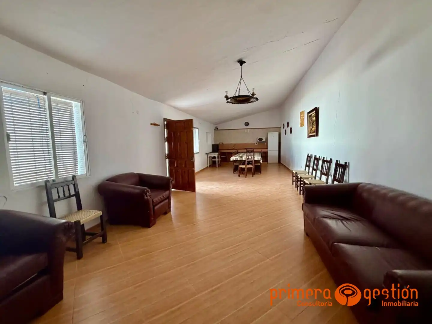 Sala de estar de Casa o chalet en venta en Lora del Río con Trastero y Amueblado