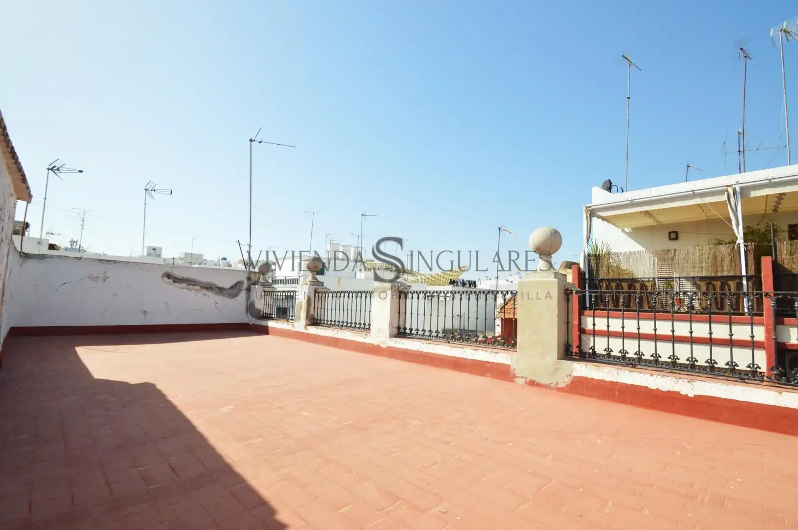 Terrassa de Casa o xalet en venda en Sevilla amb Terrassa, Traster i Balcó