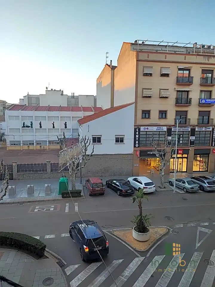 Vista exterior de Piso en venta en Don Benito con Aire acondicionado, Terraza y Trastero