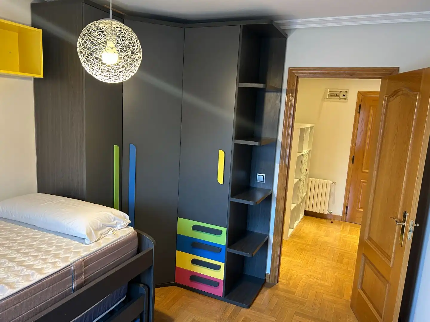 Schlafzimmer von Wohnung zur Miete in Oviedo 