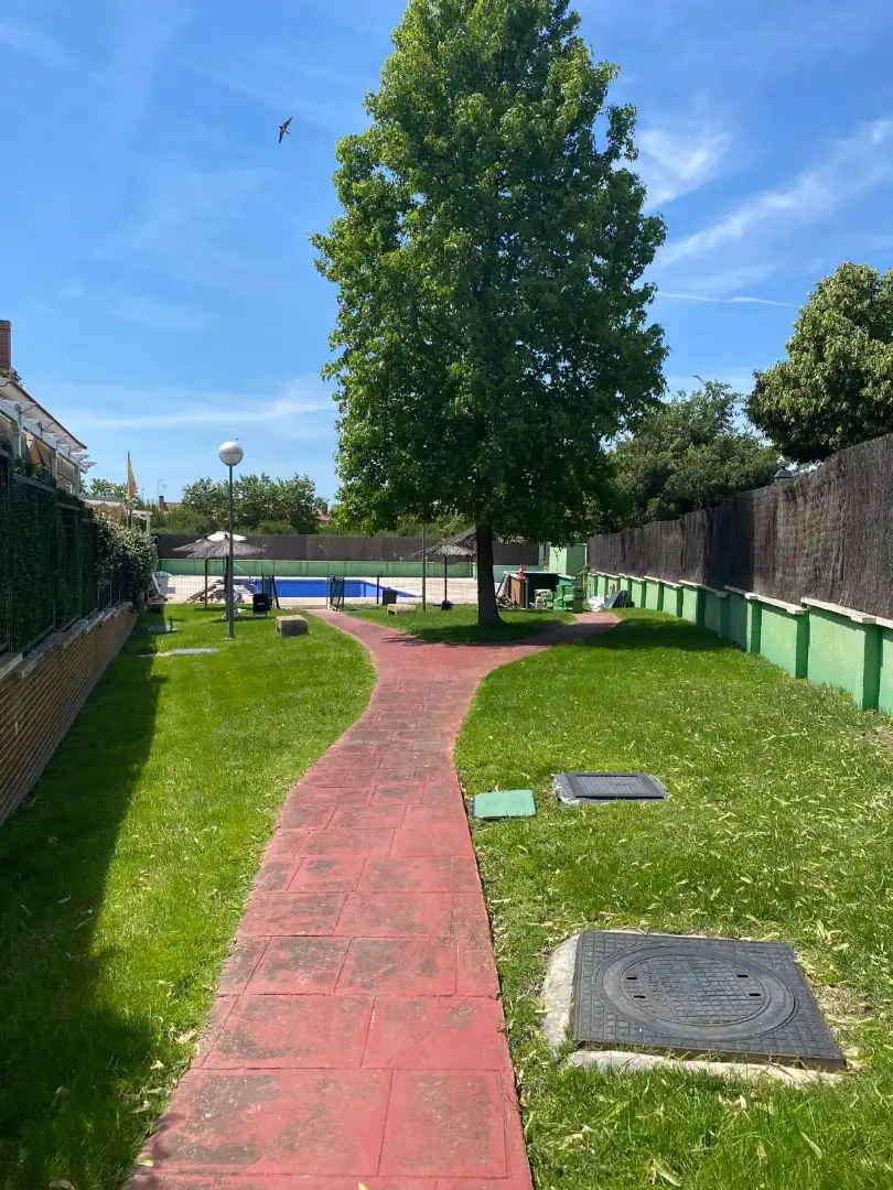 Piscina de Pis en venda en Villaviciosa de Odón amb Aire condicionat, Calefacció i Jardí privat