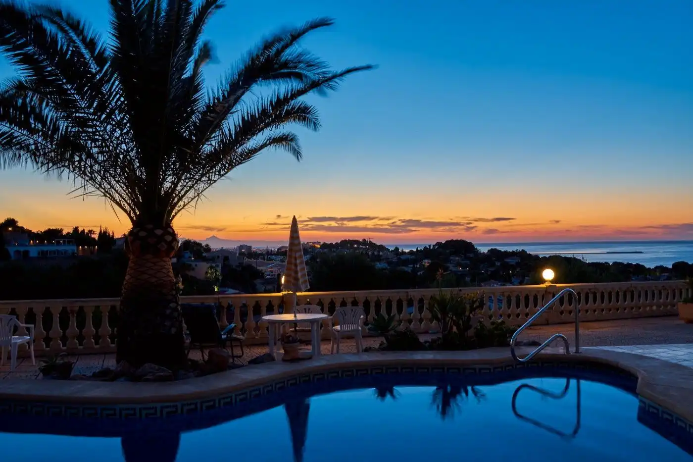 Piscina de Casa o chalet de alquiler en Dénia con Aire acondicionado, Jardín privado y Terraza