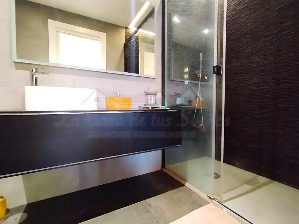 Badezimmer von Dachboden zum Verkauf in Elda