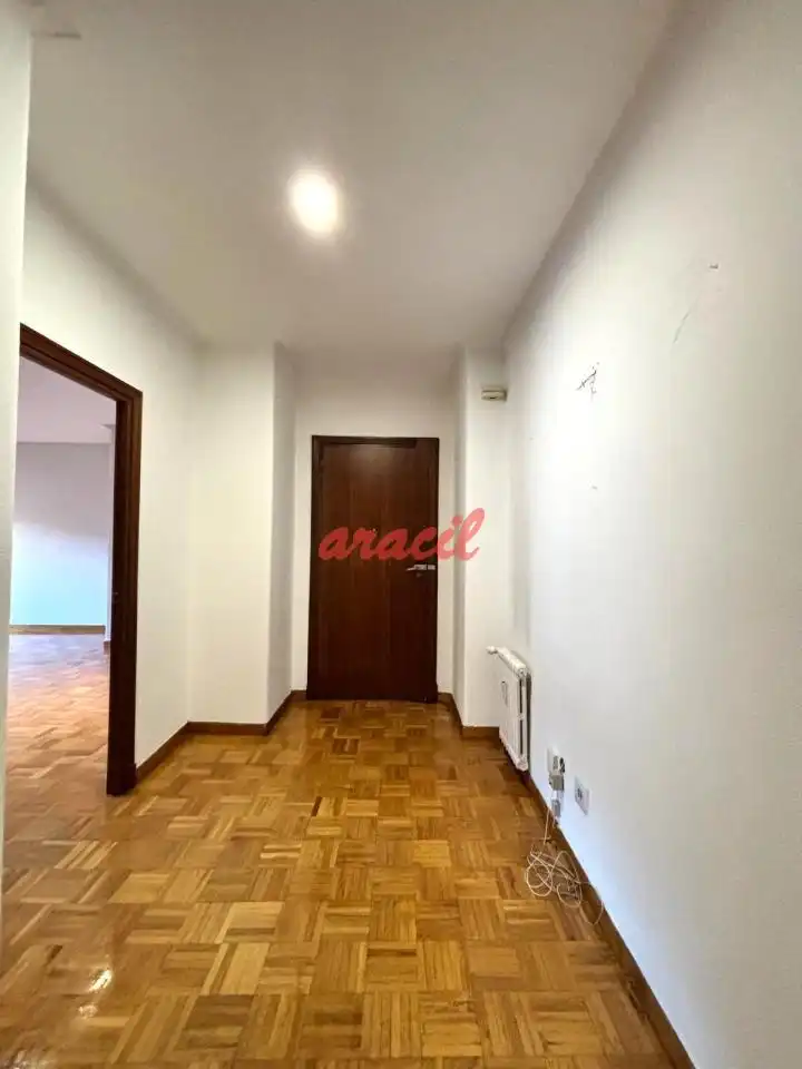 Schlafzimmer von Wohnung zur Miete in Ourense Capital  mit Heizung und Terrasse