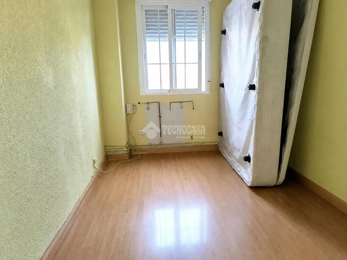 Dormitori de Pis en venda en Fuenlabrada amb Calefacció, Piscina i Piscina comunitària