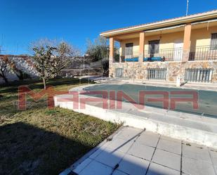 Vista exterior de Casa o xalet en venda en Borox amb Terrassa i Piscina