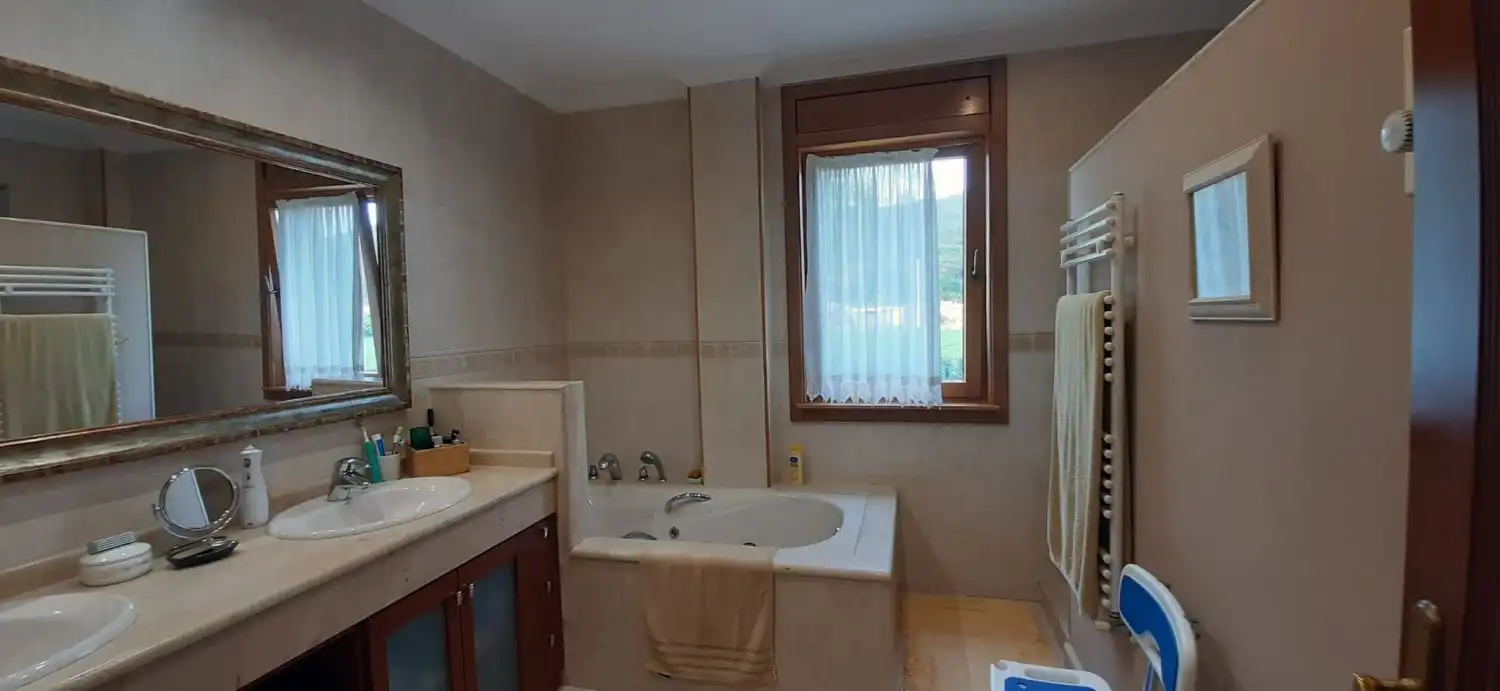 Bany de Casa o xalet en venda en Argoños  amb Calefacció