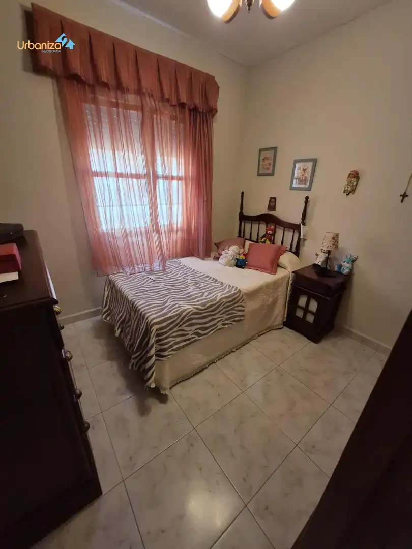 Habitación de Casa adosada en venta en Badajoz con Calefacción, Terraza y Trastero